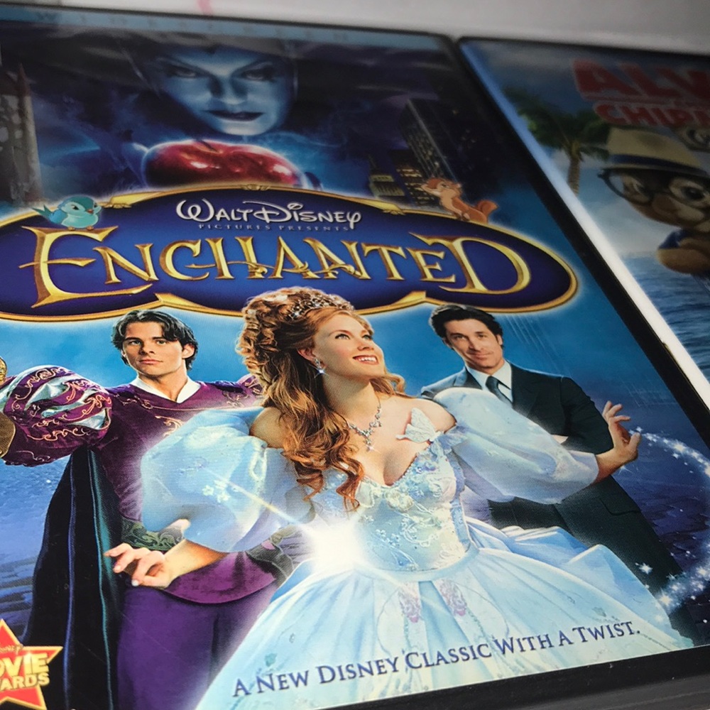 2 Kid Movies 💿💿 - Picture 2 of 5